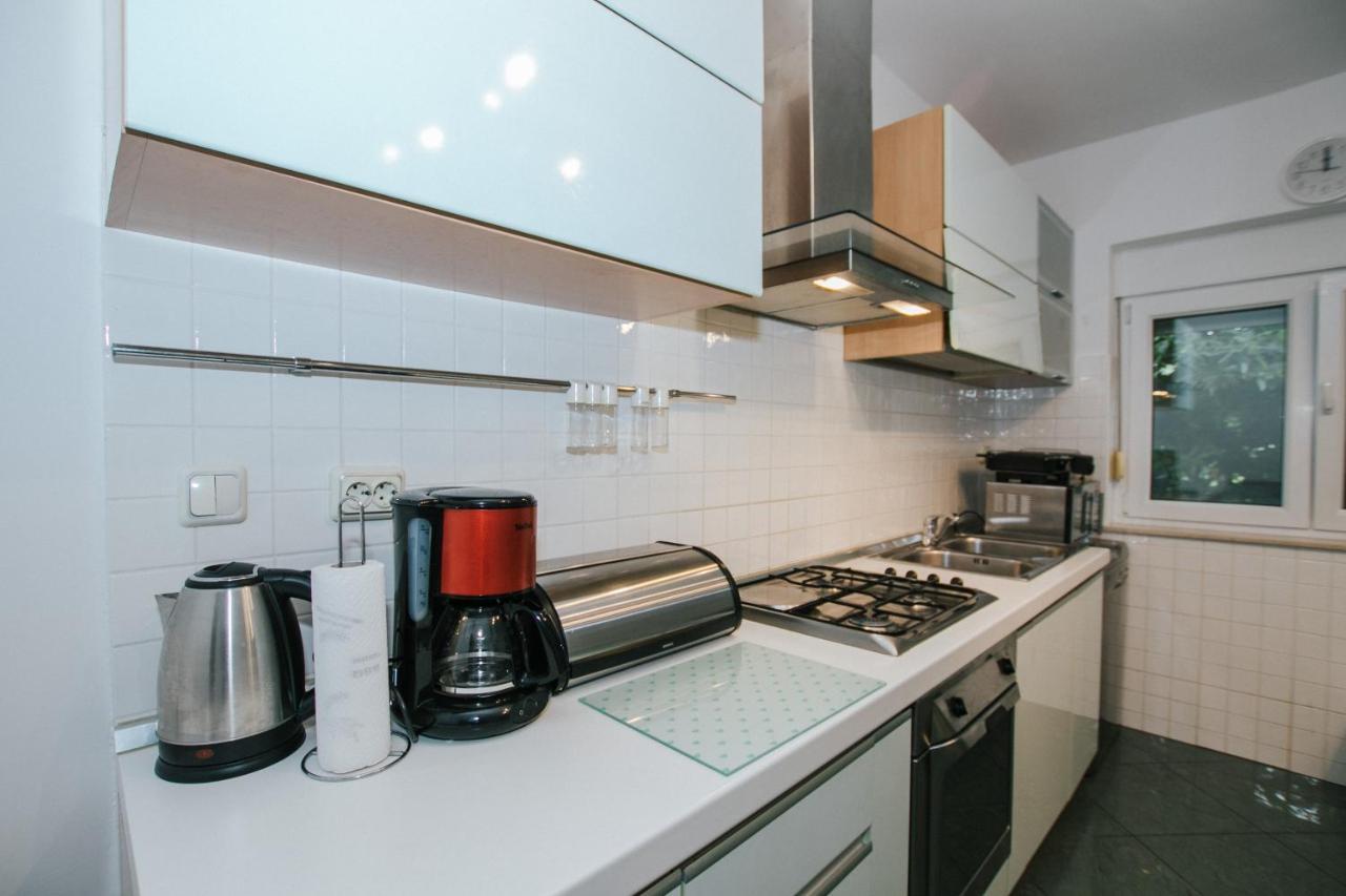 Green Apartment Kastela Exterior photo