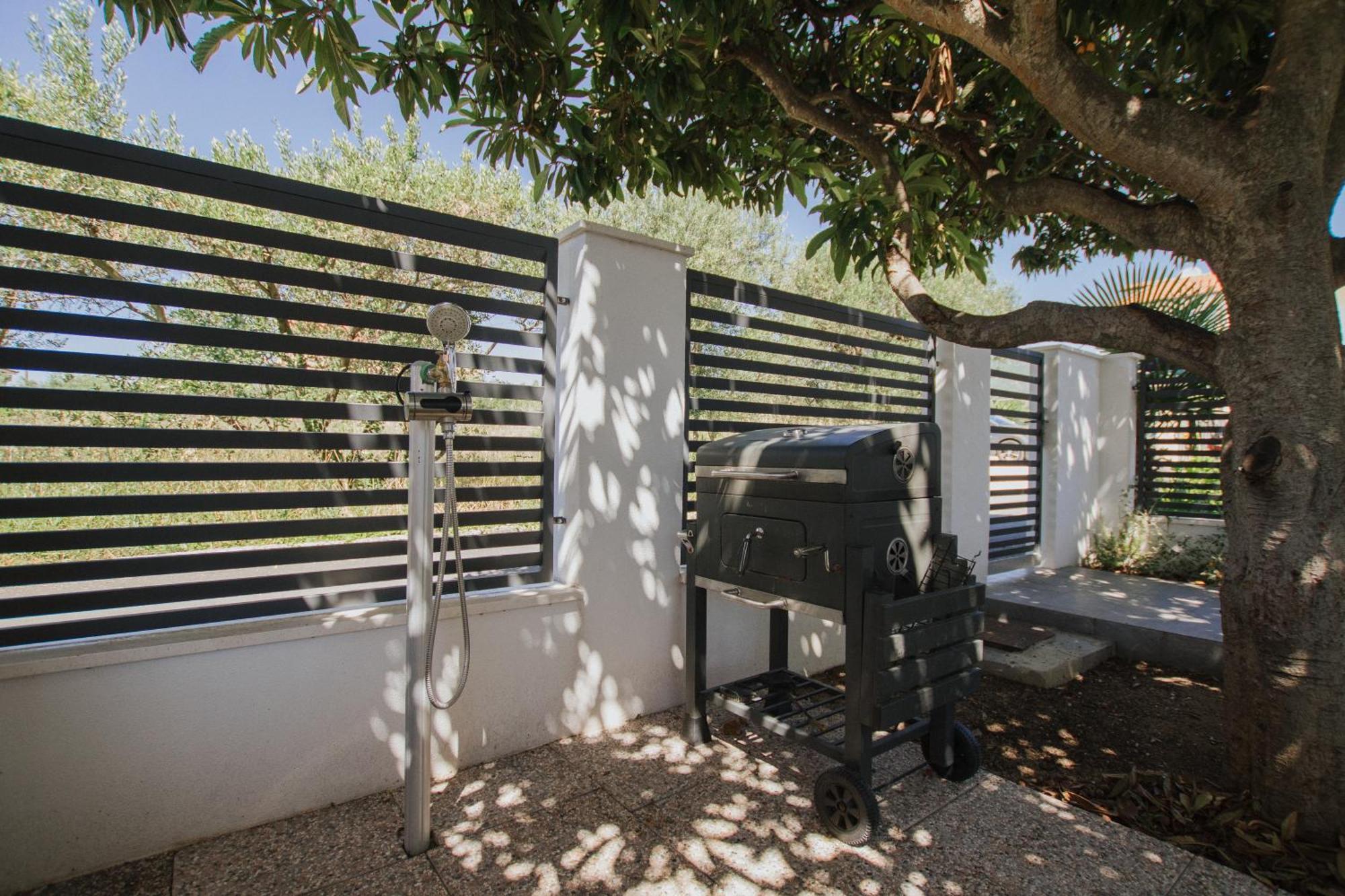 Green Apartment Kastela Exterior photo